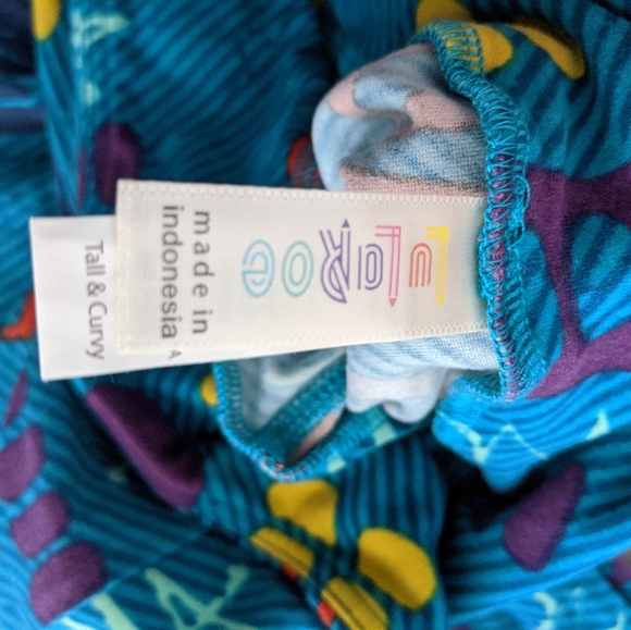 LuLaRoe Leggings Tall and Curvy - Picture 2 of 2